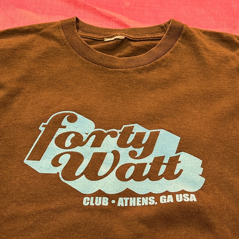 Old school 4O Watt Gildan t-shirt. SMALL. BROWN & LIGHT BLUE. PRE-LOVED! 🩵🤎